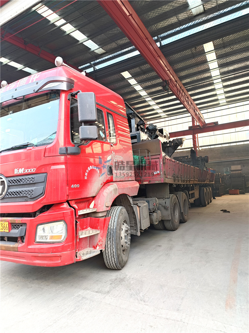 1300型<a href='http://www.revieve.com.cn' target='_blank'><span>金屬破碎機(jī)</span></a><a href='http://www.revieve.com.cn/psxl/1279.html' target='_blank'><span>廢鋁破碎</span></a>機(jī)發(fā)往河北